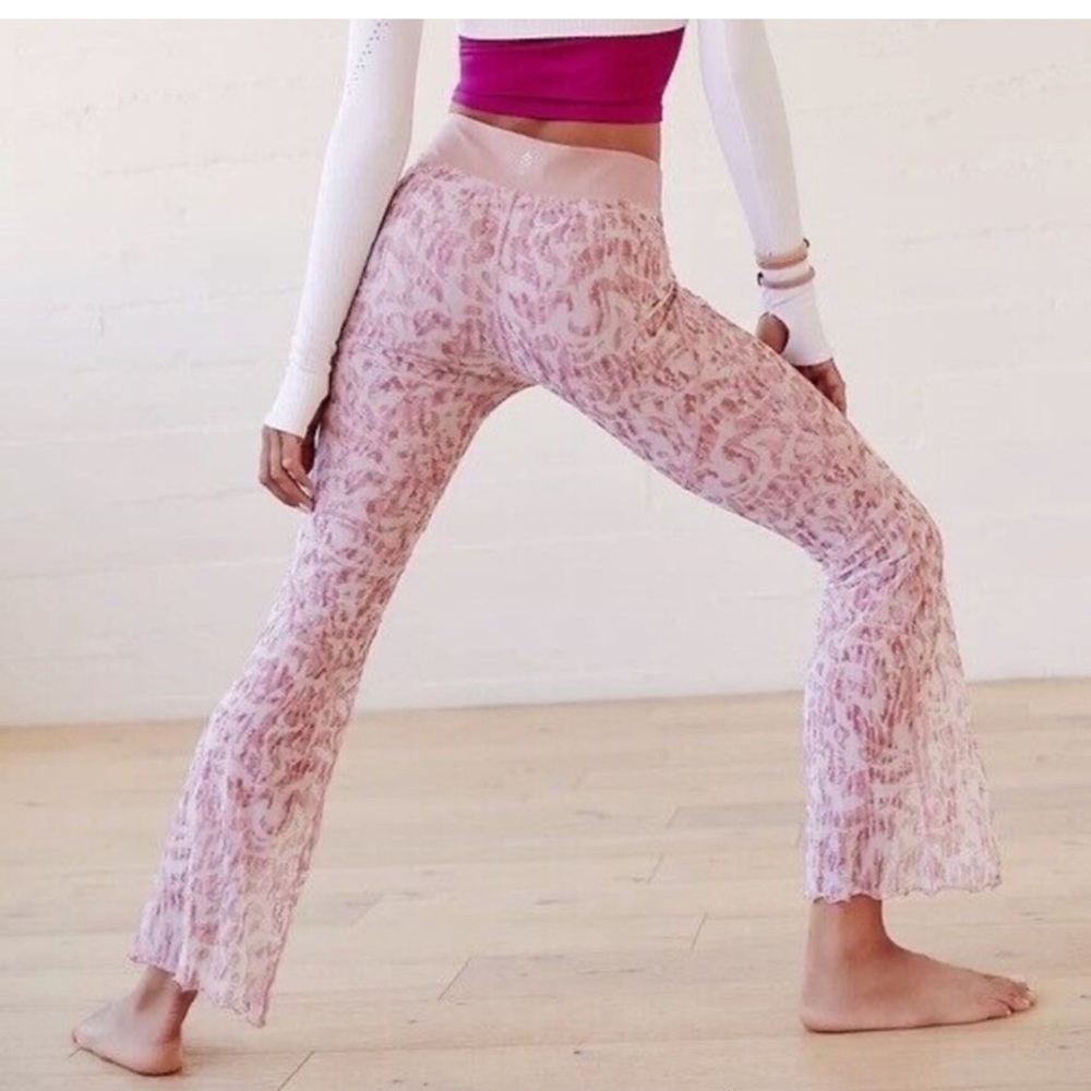 ❌NWOT Free People See You Through Printed Flare Pants Small